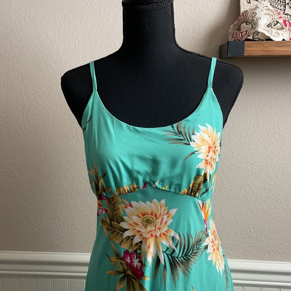 Hawaii dress local crafted. - Picture 2 of 5